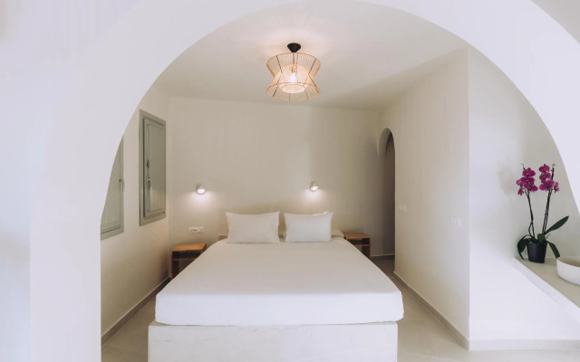 Elysian Santorini