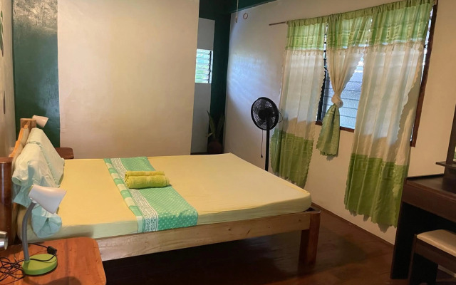 Chelle's Guesthouse and Backpackers