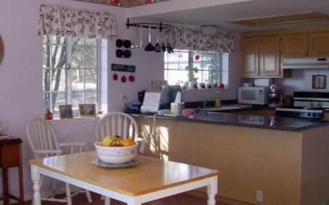 Apple Blossom Inn