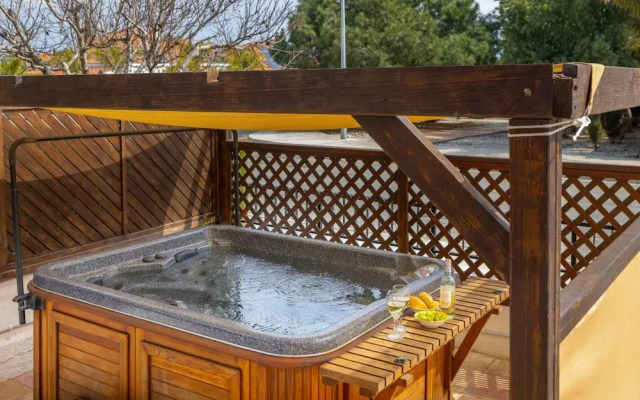 Ayia Thekla Sea Breeze Villa
