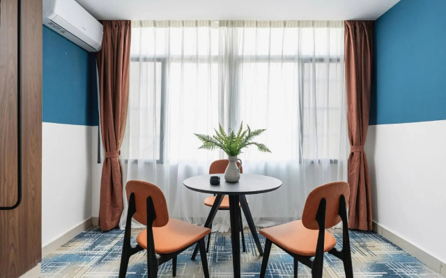 Heben Apartment (Sihui Guohui Nanguo Yudu Shop)