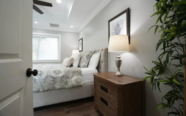 4 bedroom, 3 bathrooms Pool Home