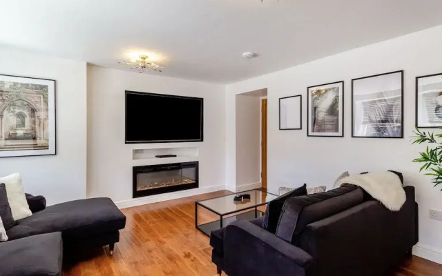 Queen Anne Suite