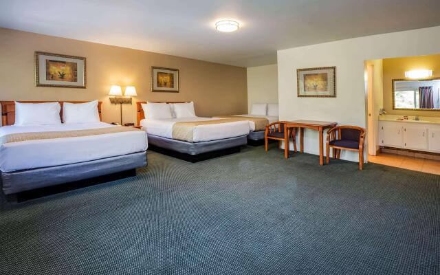 Travelodge by Wyndham Red Bluff South of Redding