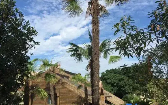 Chengdu Star Flower Garden Hotel (University Games Sports Center)