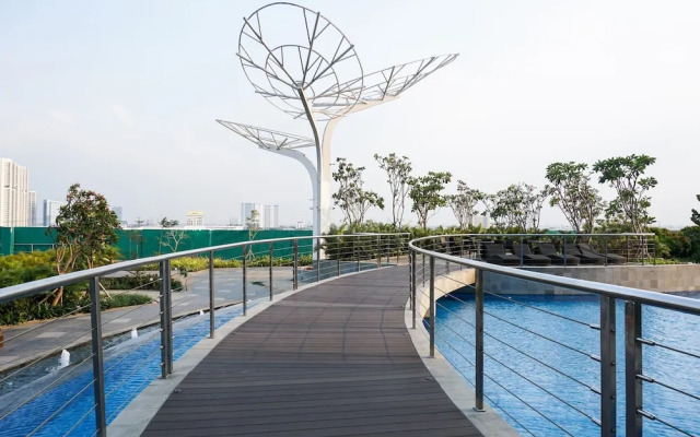 Gorgeous And Cozy Studio At West Vista Apartment