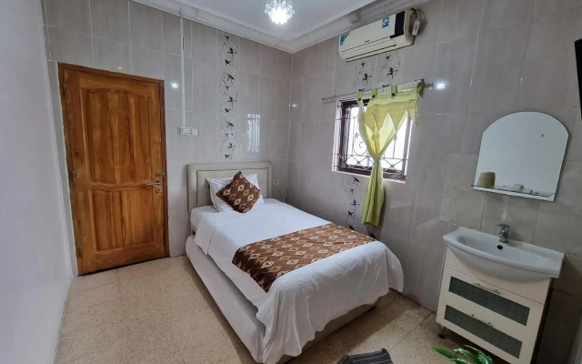 Rene Hotel