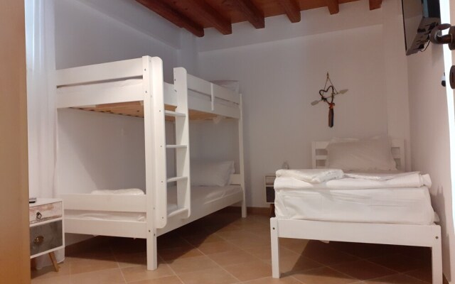 Andros 4 All Seasons Villas & Suites - Agios Petros