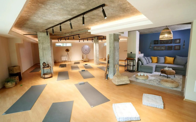 Local Stay Hotel BW Signature Collection