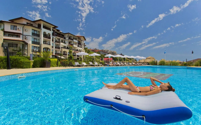 Palace-Marina Dinevi Hotel