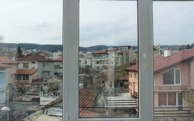 FM Deluxe 1-BDR Apartment - Vinitza Area -Varna