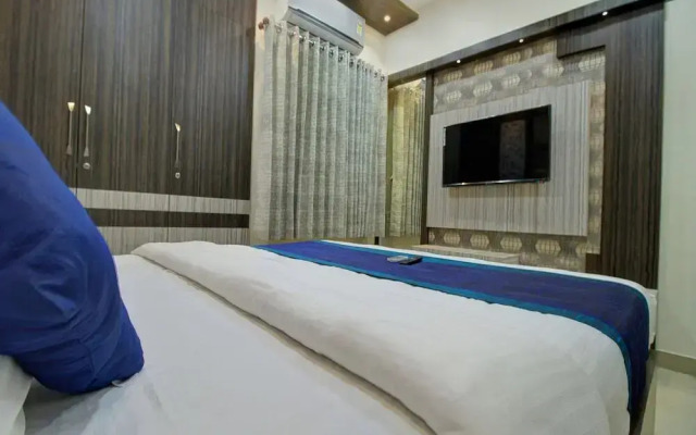 Mahalakshmi Suites By OYO Rooms
