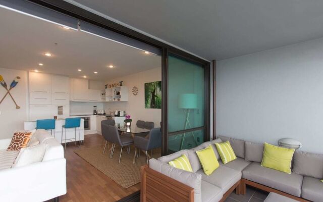 Perfect Location with Harbour Views