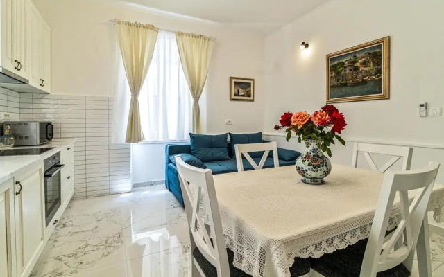 Stunning Home in Seget Donji With Wifi and 1 Bedrooms
