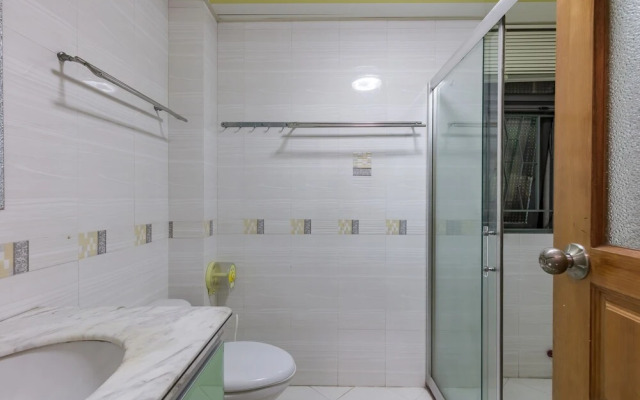 Locals Boutique Apartment Huafa Plaza 21