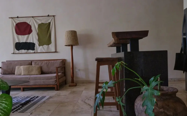 Tuluna Pb A-25 By Lockey