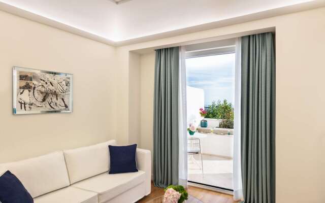Pazziella Garden & Suites
