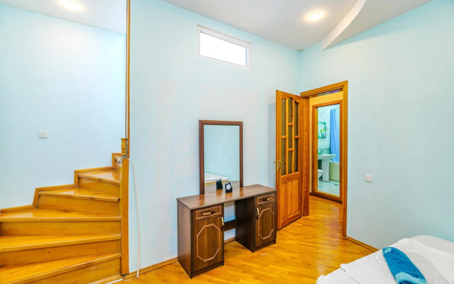 Old City 3 Room Lux Home