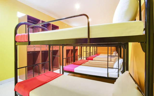 SPOT ON 89623 Nawawi's Backpackers