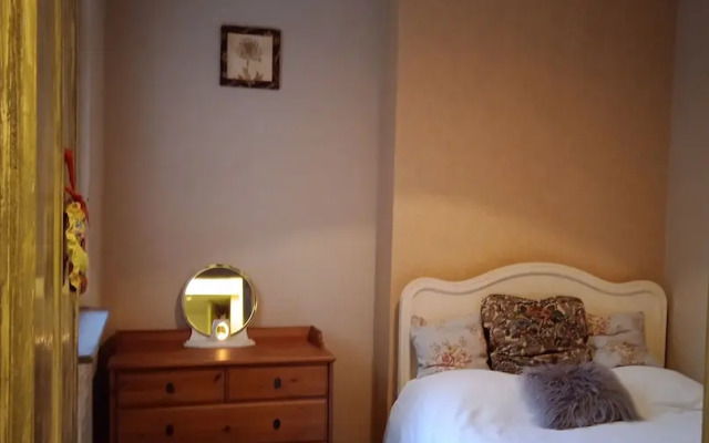 Captivating 2-bed Hideaway Apartment in Gloucester