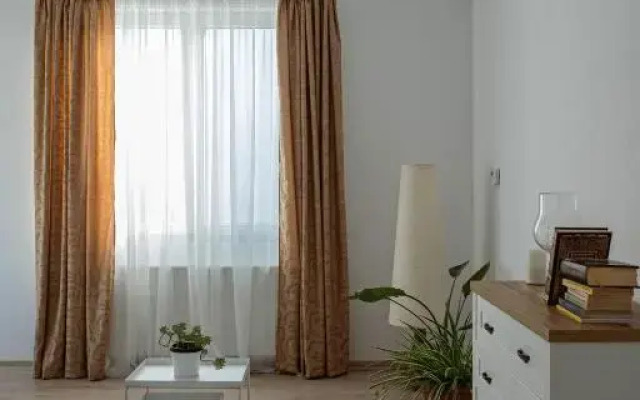 Solomon Apartments Ap 4