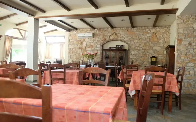 Hotel Rovies