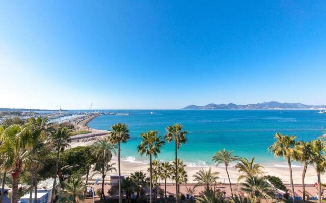 On la Croisette: luxe 2 bedrooms/ 2 baths