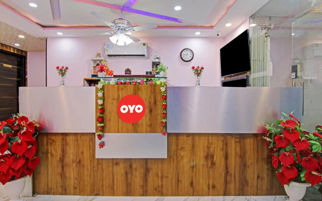 OYO Flagship 70281 Hotel Rishabh Inn