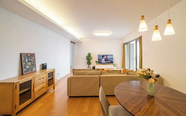 Tyms  3BR 2BA Apt Near Metro