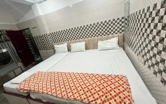 Thakur Ji P. Guest House By GRB