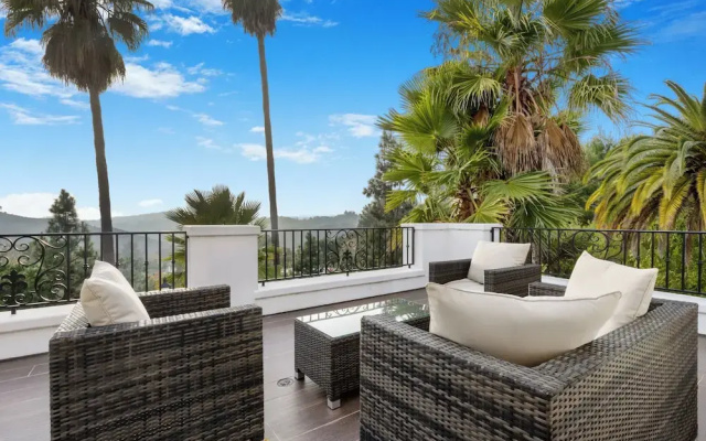 Spanish Villa - Stunning Coldwater Canyon Villa With Pool and Views