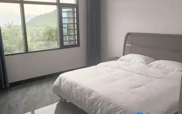 Panzhou Yingchuan Homestay (Wumeng Grassland)