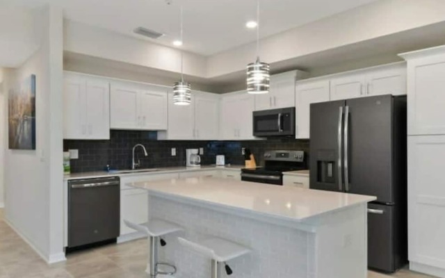 3120 Unit 406 Stunning 2B Apartment