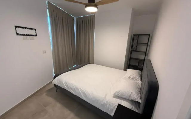 J&G Suites