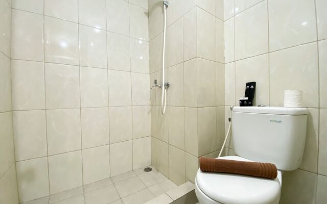 Cozy Stay Studio Room At Springlake Summarecon Bekasi Apartment