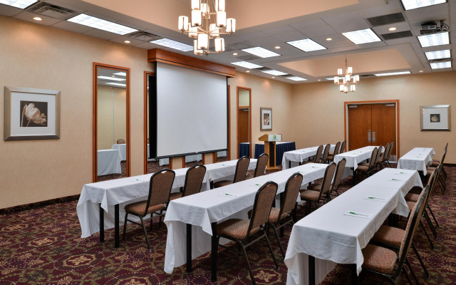 Holiday Inn Martinsburg by IHG