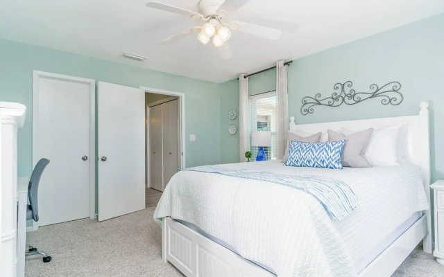 Gulf Winds Court 202 - Emerald Cove Oasis