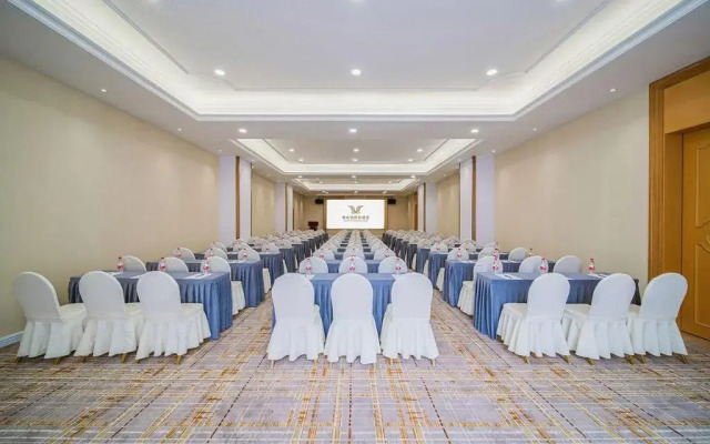 Vienna International Hotel Shenzhen Longhua Center