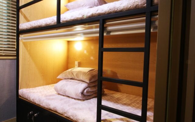 Mint House - Hostel