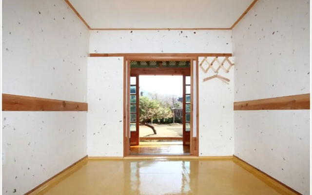 Jeonju Buyongheon Hanok Stay