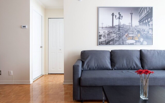 Slick 1BR Right Downtown by Namastay