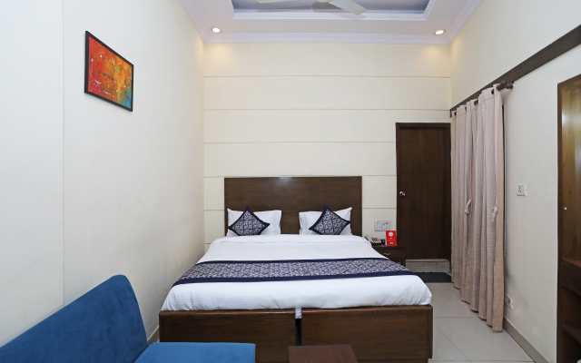 OYO 10750 Hotel Vivek