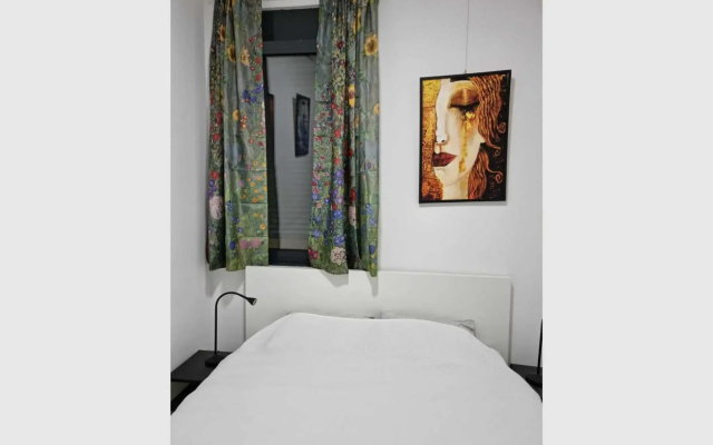 Klimt Business Grade All New Comfortable Apartment