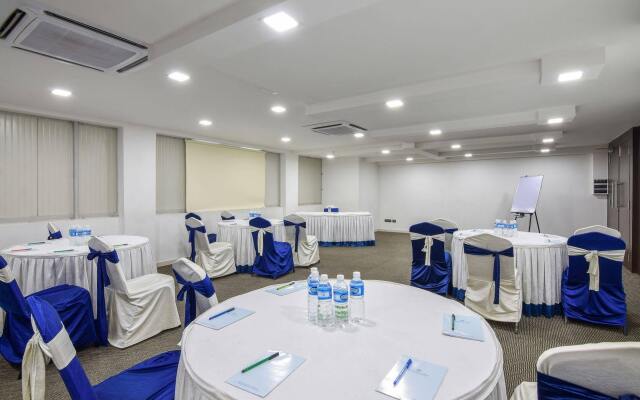 Akshaya Aura