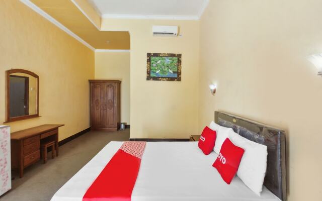 Capital O 93391 Golden Manggis Hotel Near SMKN 1 Lingsar