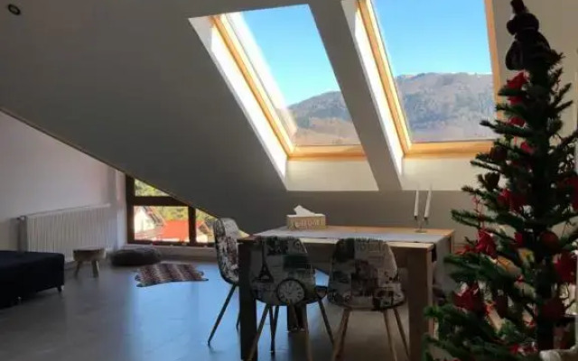 Apartament Andy Busteni 30 m de partie