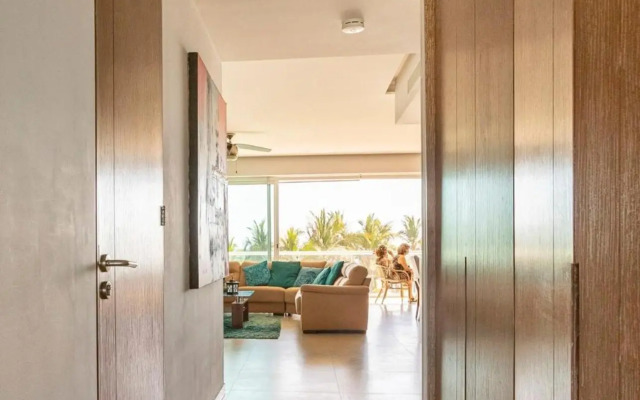 NV 4L Peninsula Beach Front and ocean view