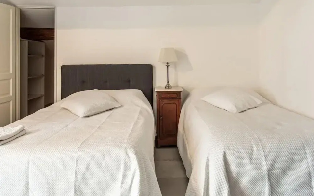 Cozy Holiday Home in Occitanie