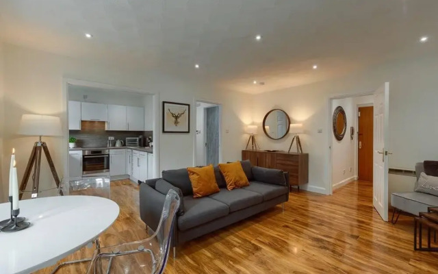 Captivating 3-bed Apartment by Gleneagles