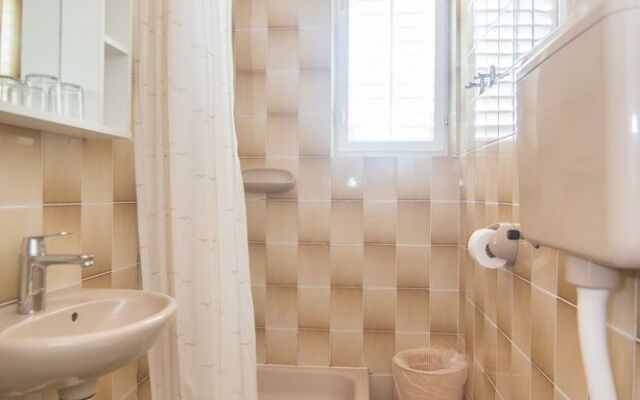 Apartments & Rooms Nada